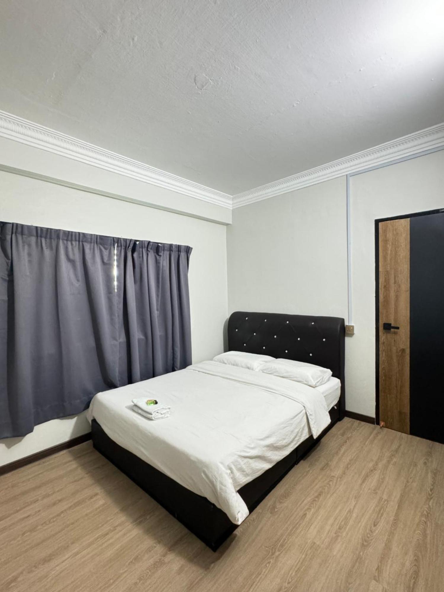 69 Hotel Малакка Экстерьер фото